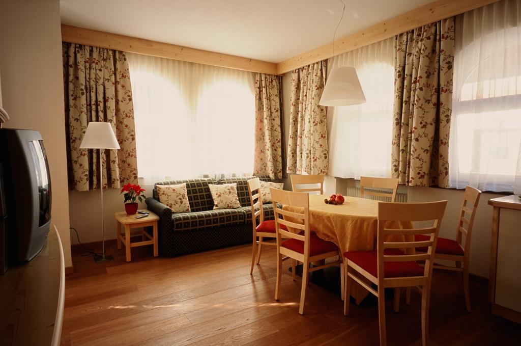 Residence Frea Сельва-ді-Валь-Гардена Номер фото